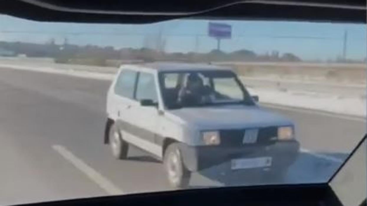 Al entrenamiento del Atlético en un Fiat Panda