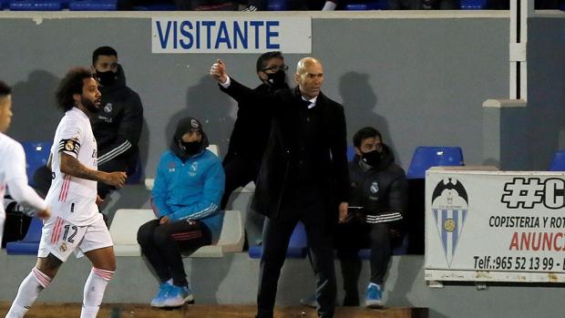 El Real Madrid señala a Zidane, pero también a los jugadores