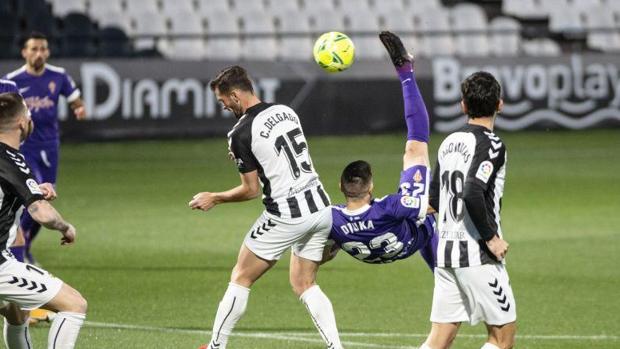 El Castellón toma aire y complica al Sporting