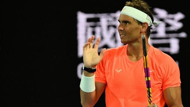 Un bravísimo Tsitsipas se crece ante Nadal y lo deja sin semifinal