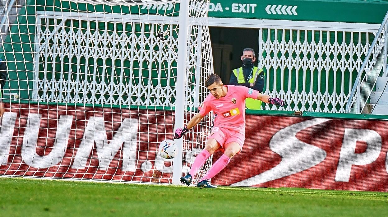 El Elche se lleva tres puntos de oro