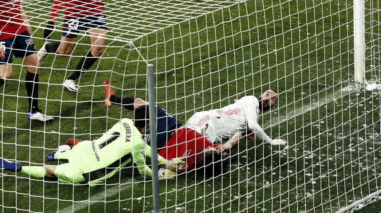 «No hay otro delantero como Benzema, solo juega para el equipo»