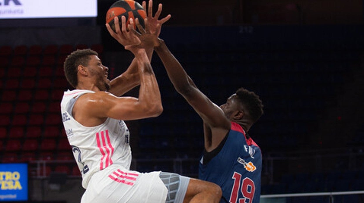 Un gran Tavares sentencia al Baskonia