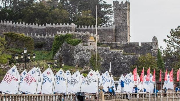 Otra vez el viento roba el protagonismo a los Optimist en Bayona