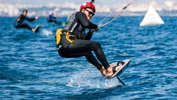 Denis Taradin y Julia Damasiewicz dominan en la Cutty Sark Formula Kite Spain Series de Mallorca