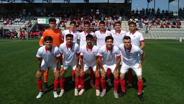 El Sevilla C pierde contra el Puente Genil y luchará por no descender