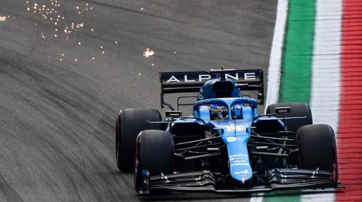 Chasco con Sainz y Alonso en el sábado de Ímola