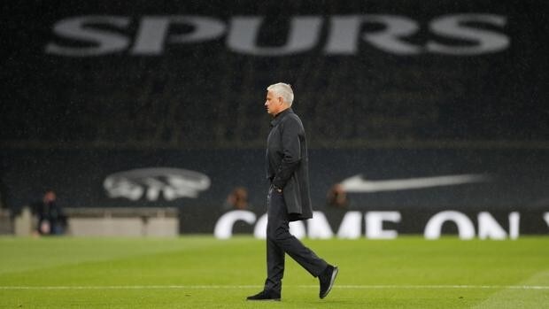 El Tottenham destituye a Mourinho