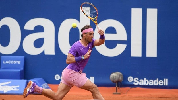 Nadal se sacude el susto ante Ivashka y se estrena con victoria en Barcelona