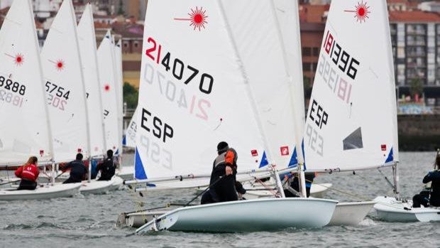 Ochenta regatistas abrieron el XIX Trofeo José Luis Azqueta