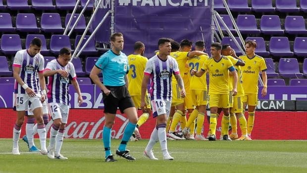 El Valladolid perdona y el Cádiz reacciona