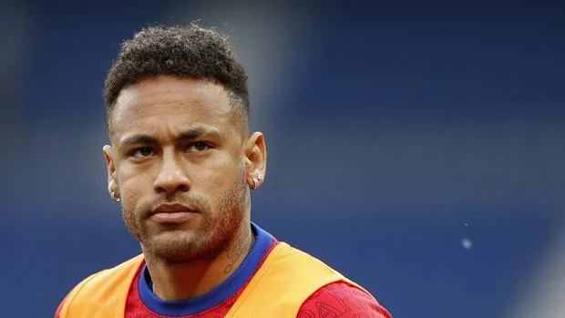 Neymar presiona al Barça