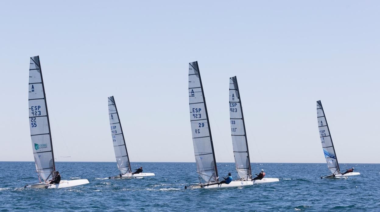 Acosta en Clase A, Martin Prat en F18 y Oriol en Hobbie 16, ganadores de la Copa de Andalucía