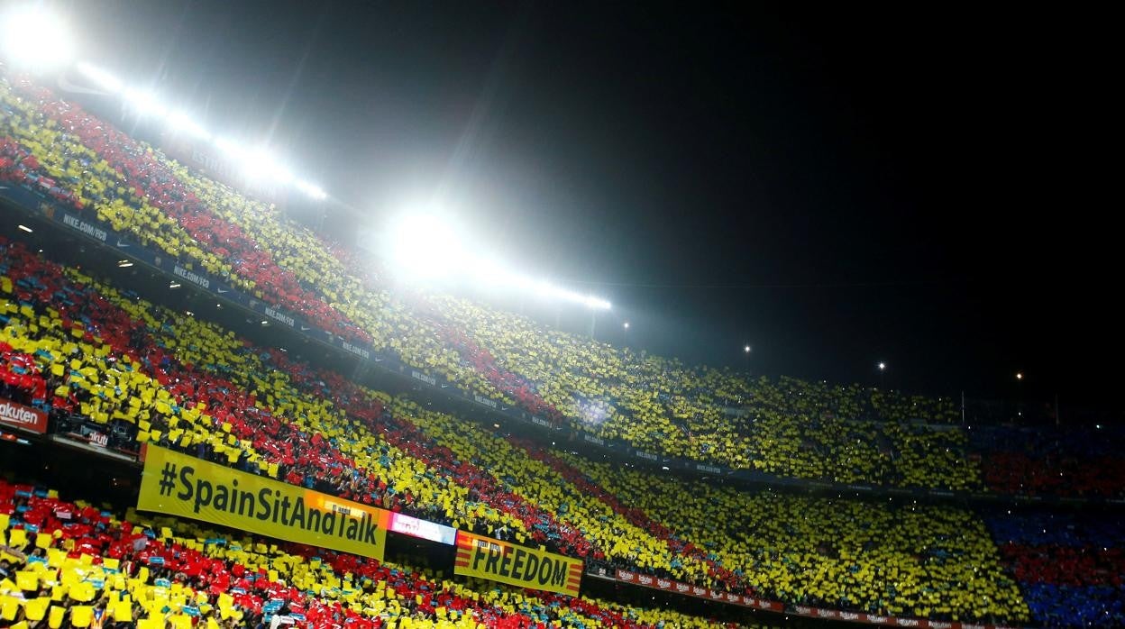 La grada del Camp Nou durante un partido ante el Real Madrid