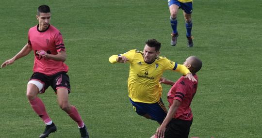 El San Fernando CD esta temporada ante el Cádiz B.