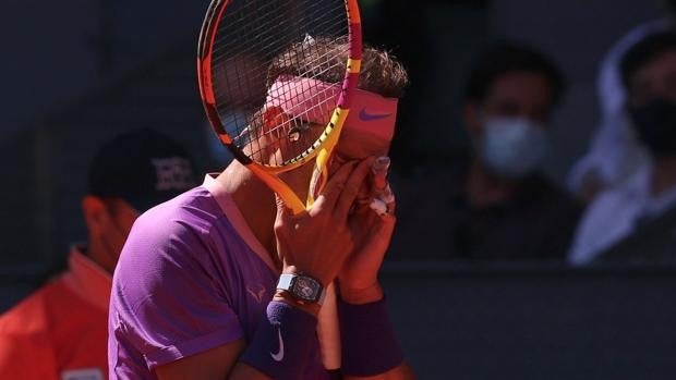 Nadal: «En los momentos en los que tenía que definir lo he hecho todo mal»