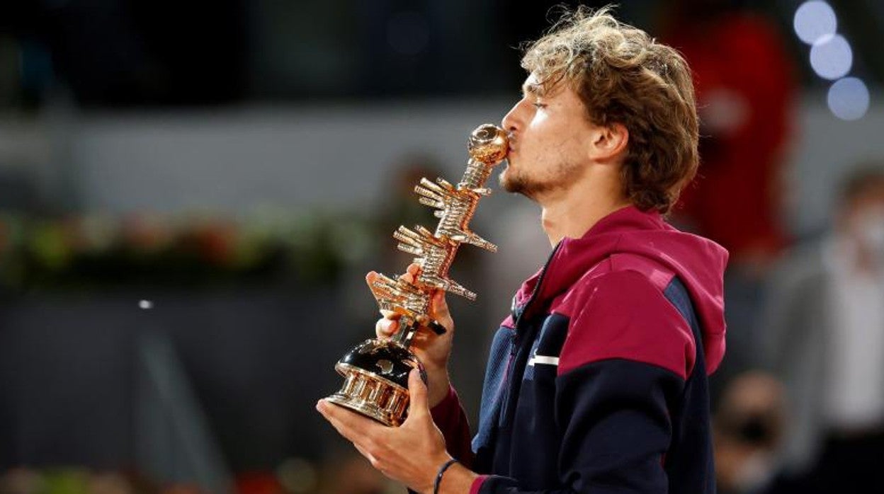 Zverev muestra galones ante Berrettini y se corona por segunda vez en Madrid