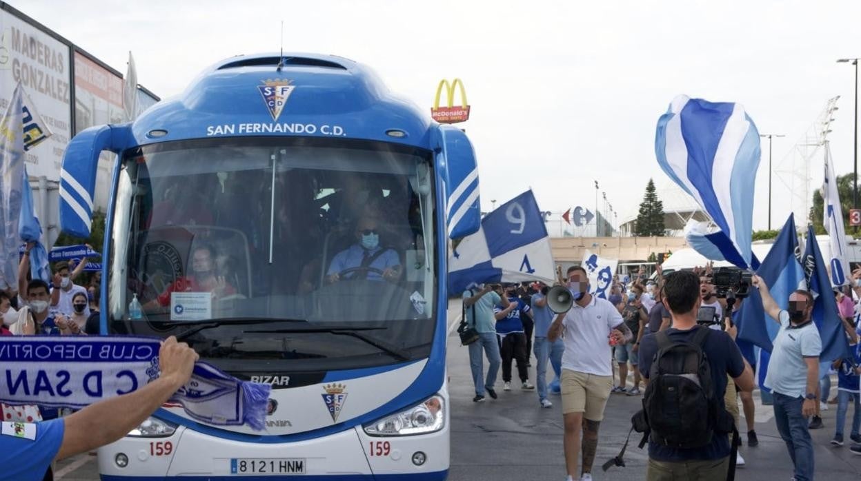 todo era ilusión en la salida hacia sevilla.