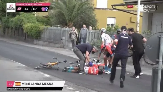 Mikel Landa abandona el Giro con la clavícula y varias costillas rotas