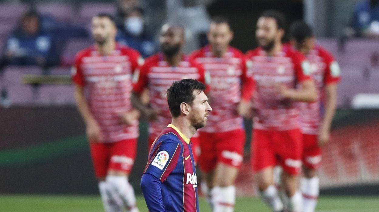 Messi se lamenta tras la derrota ante el Granada