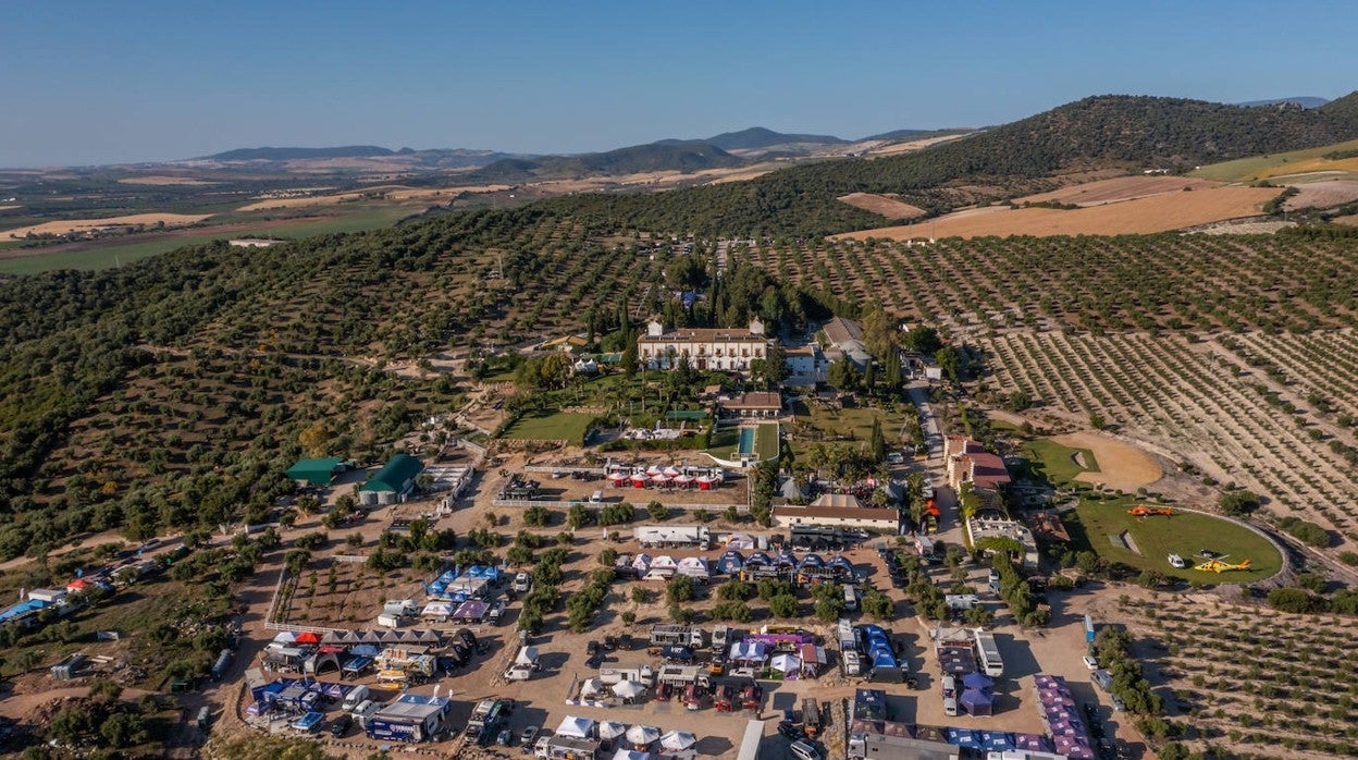 Imagen aérea de la Hacienda El Rosalejo, donde está localizado el vivac del Rally Andalucía