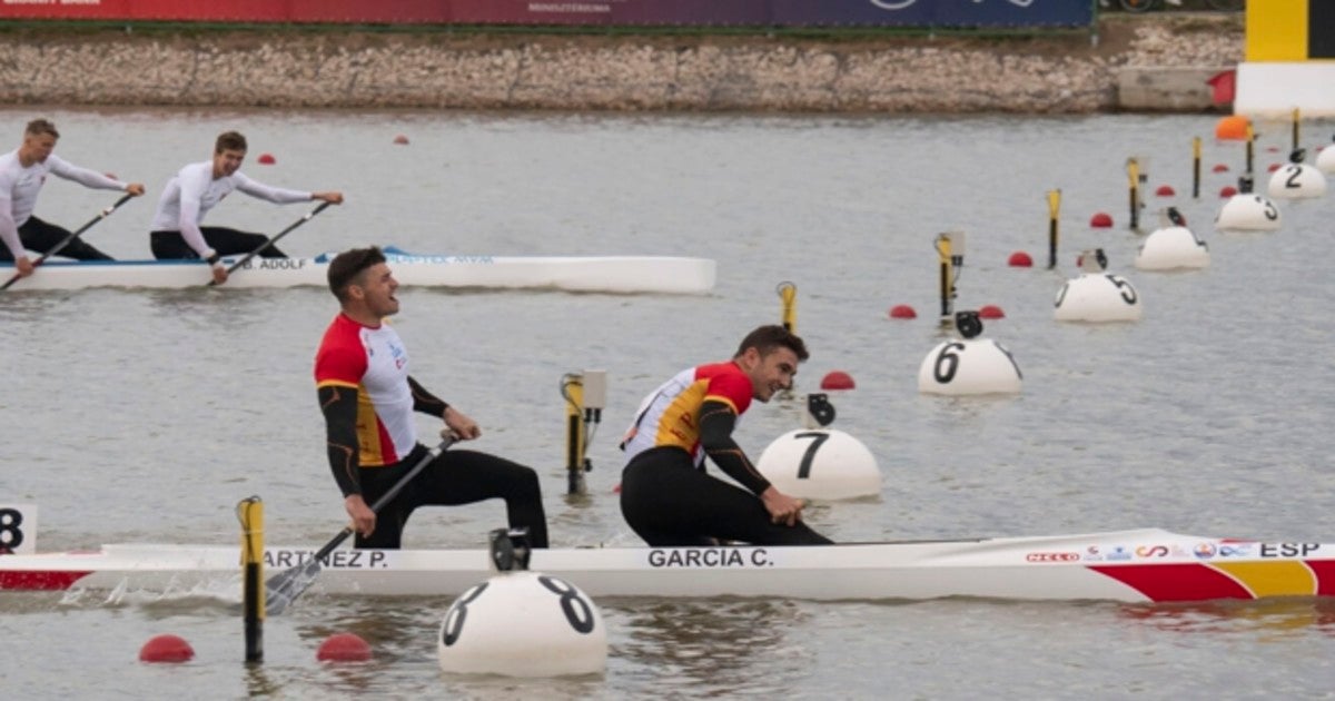 Tano García de la Borbolla y Pablo Martínez, cruzando la meta en la final del Preolímpico