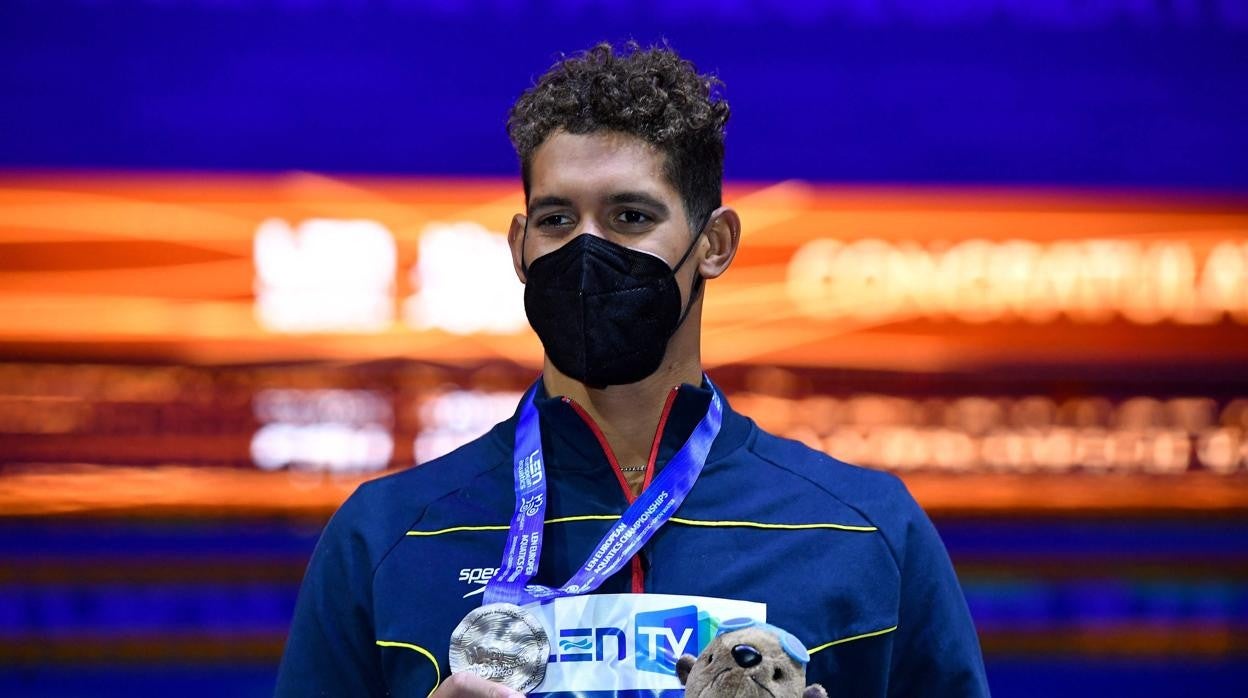 González, tras conseguir la plata en los 100 espalda de los Europeos de natación