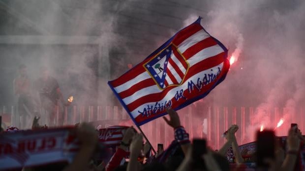 El viaje de miles de atléticos para no poder ver a su equipo