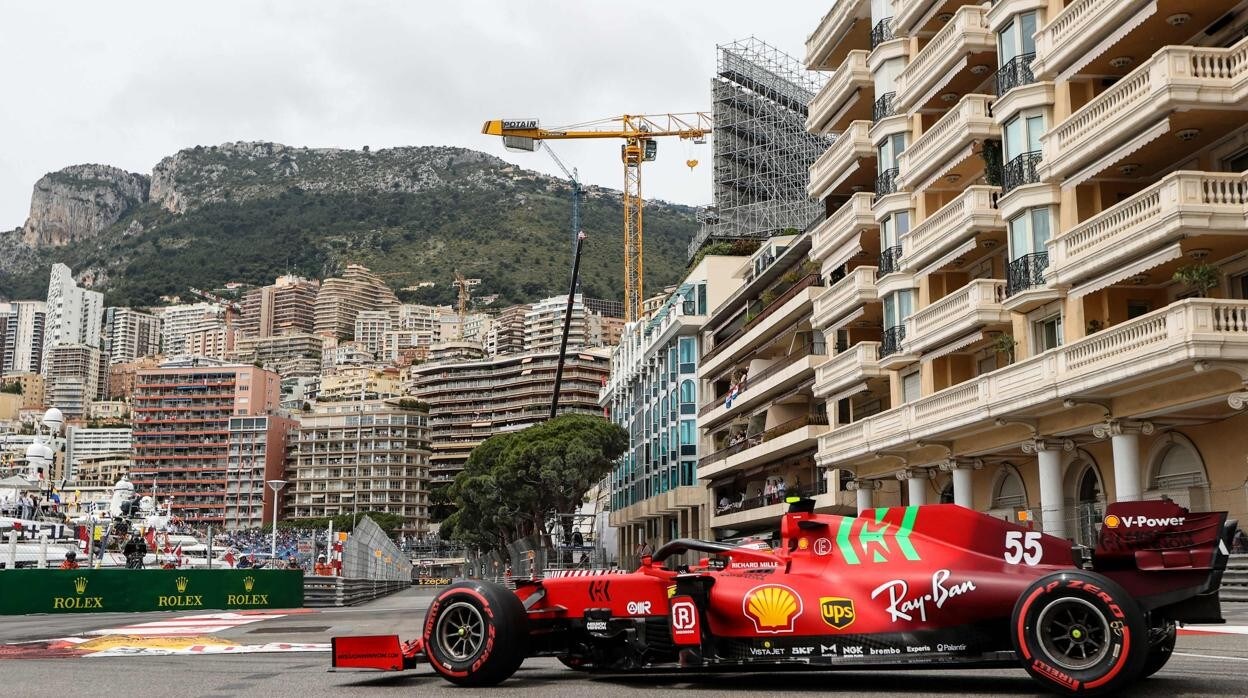 Carlos Sainz y su Ferrari en acción