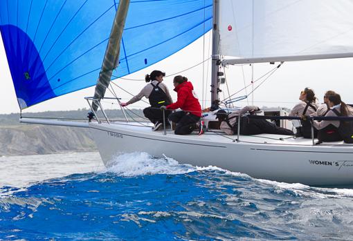 El «Dorsia Covirán» lidera la II International Women’s Sailing Cup