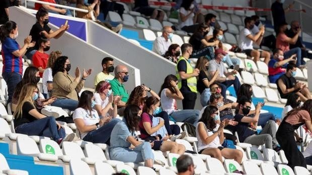 Luz verde del Gobierno al público en los estadios en todas las comunidades