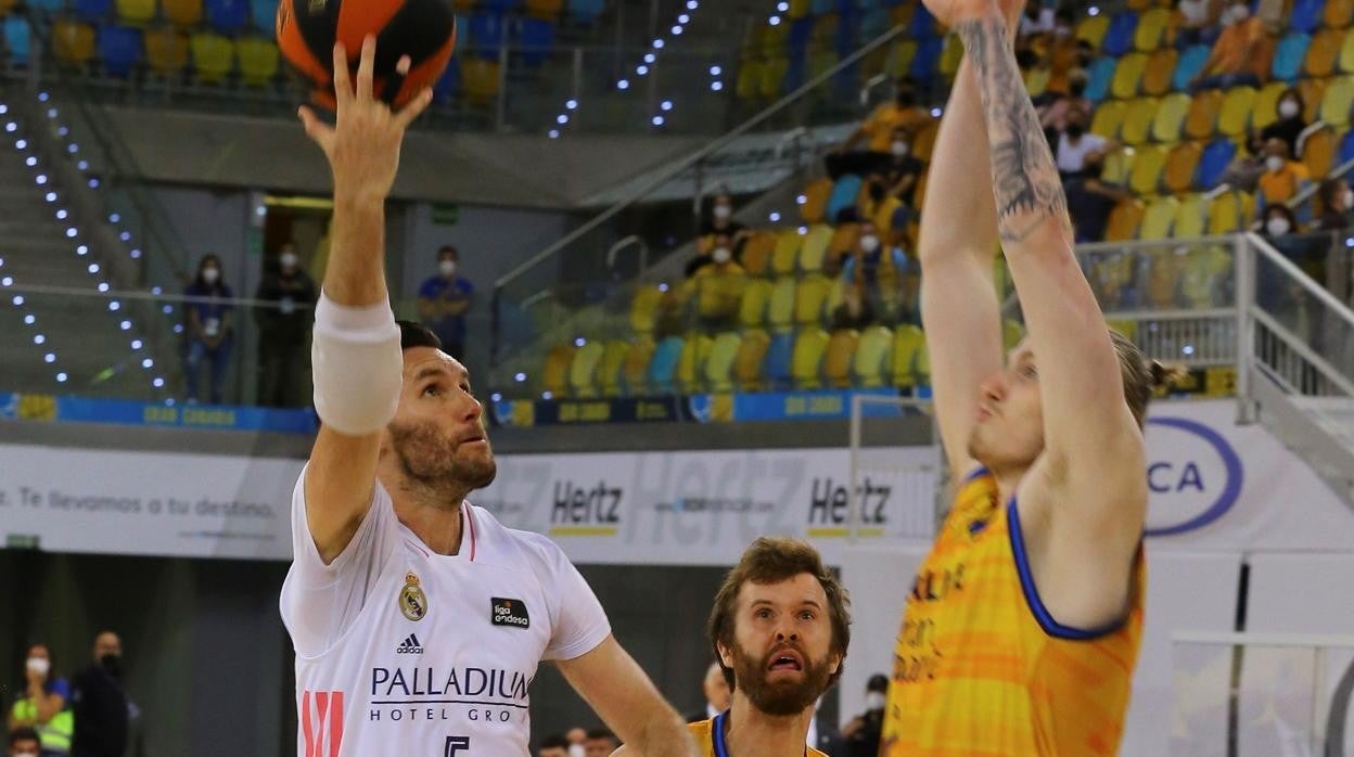 El Real Madrid termina con la lucha canaria