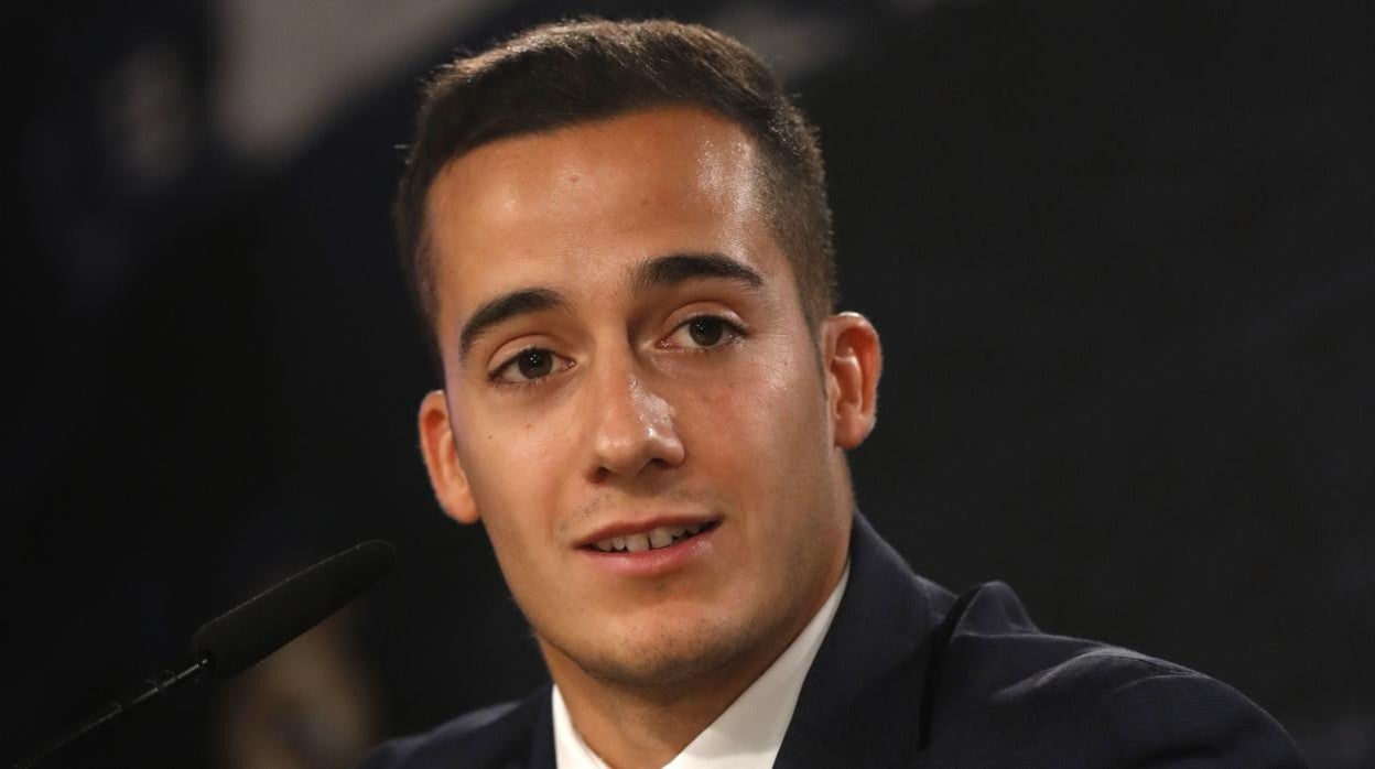 Lucas Vázquez renueva