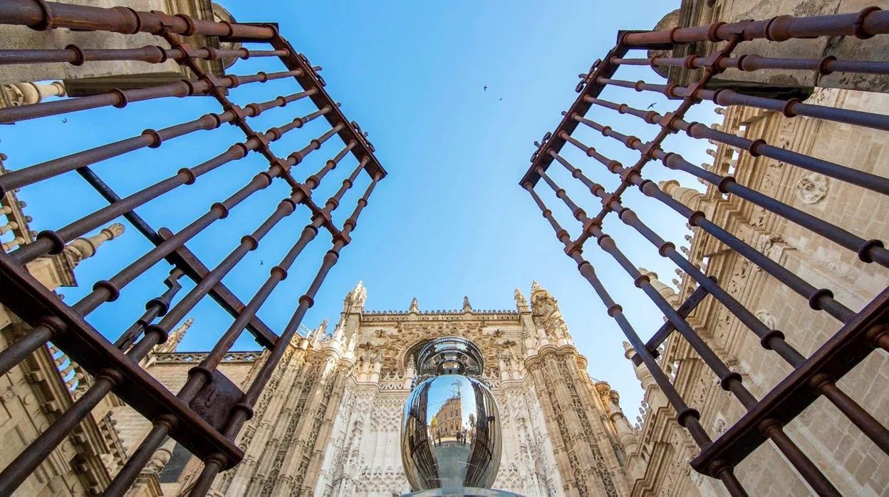 La Eurocopa, a las puertas de la Catedral de Sevilla