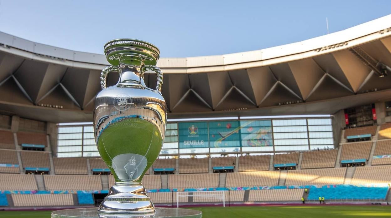 El trofeo de la Eurocopa