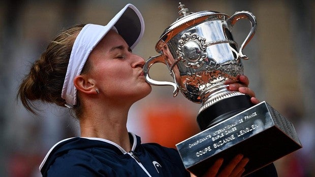 Krejcikova, campeona de Roland Garros en recuerdo de Novotna