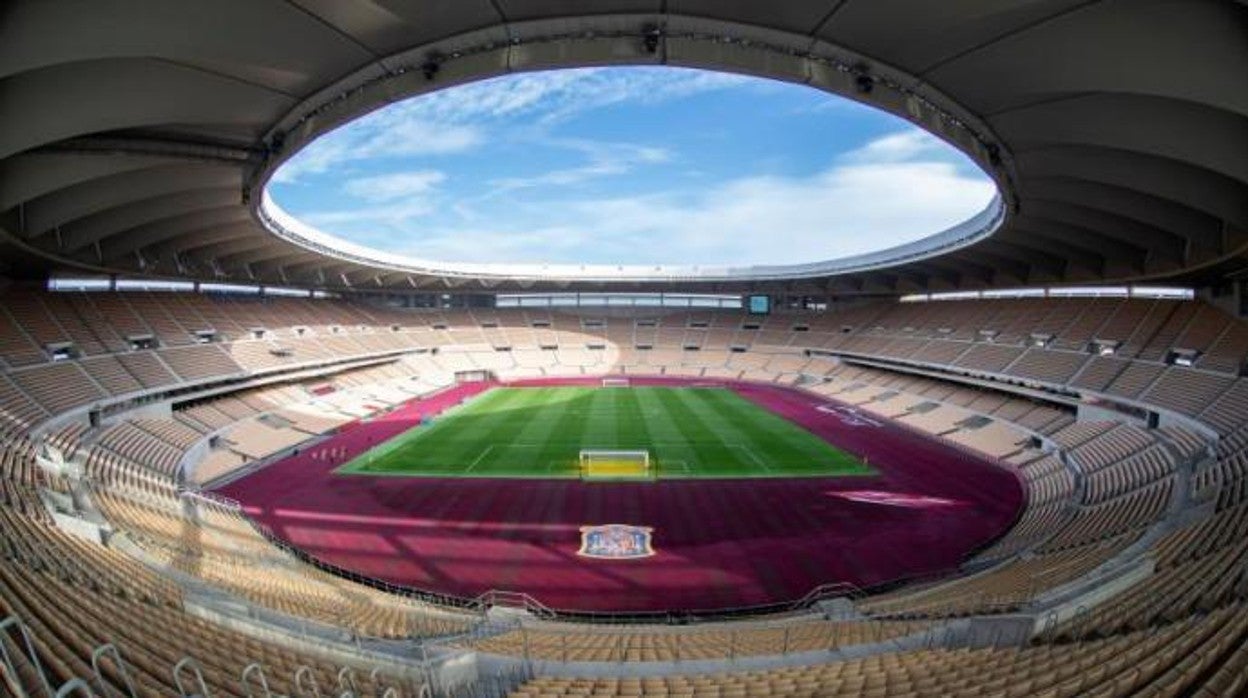 El estadio de la Cartuja espera a la selección