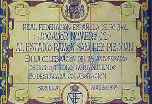 El azulejo del Sánchez-Pizjuán conmemorando el 25ª aniversario del título de jugador número 12