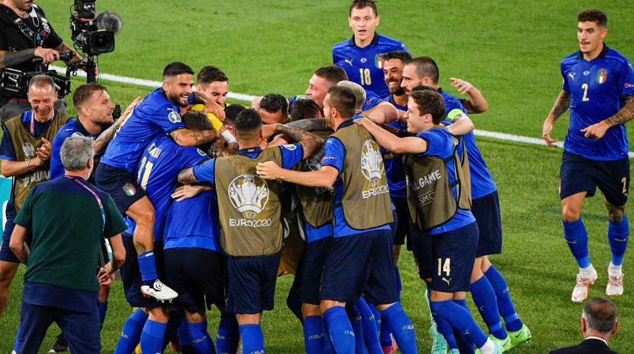 Italia celebra un gol en su partido de la Eurocopa frente a Suiza