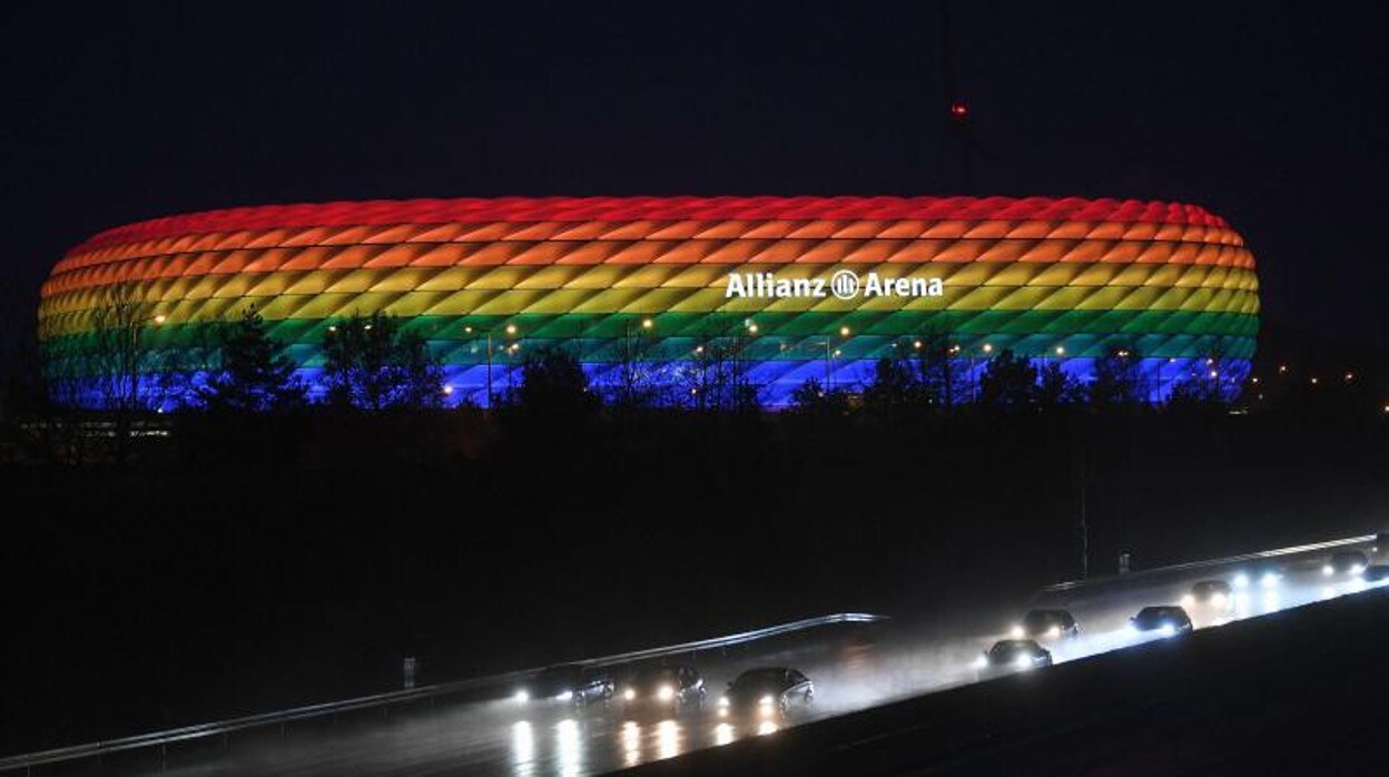 La UEFA rechaza que se ilumine el estadio de Múnich con la bandera arcoiris