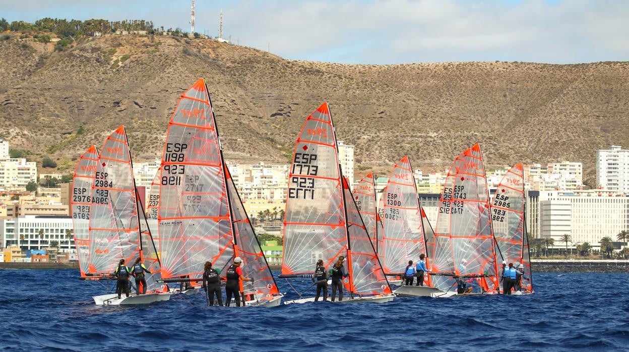 Los hermanos Codoñer apuntalan el liderato en el Campeonato de España de 29er