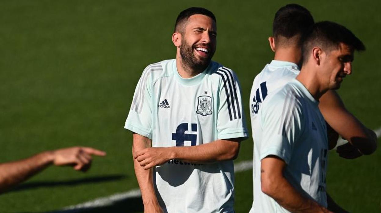 Jordi Alba, sonriente en la concentración de la selección española