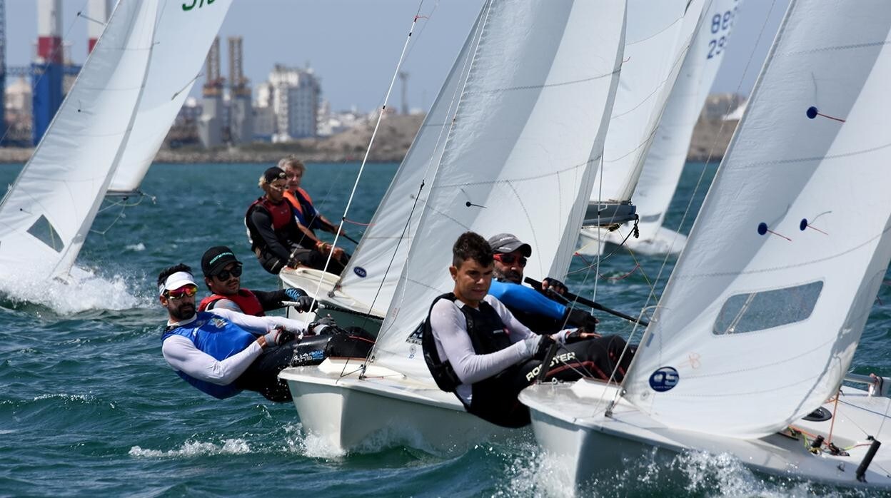 La Flota Snipe Cádiz celebra el II Trofeo Aniversario en la Bahía de Cádiz con más de 50 inscritos