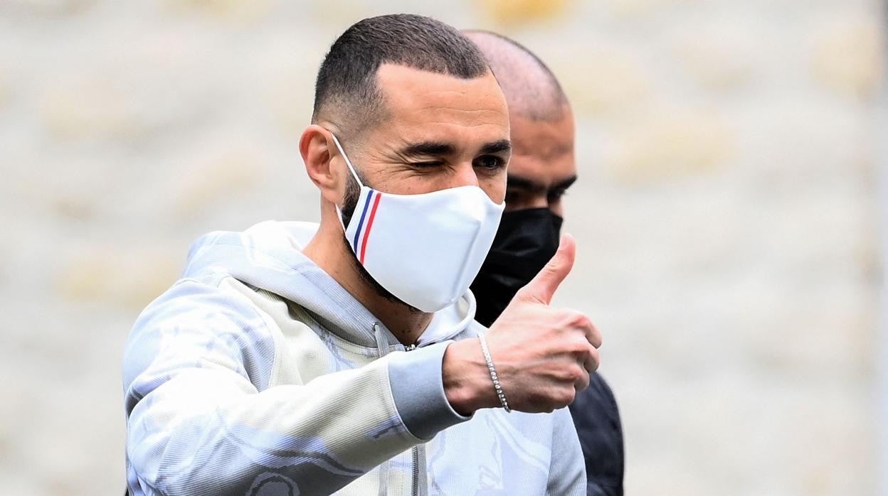 Benzema, renovación a tiro