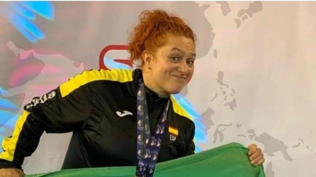 Vídeo: La gaditana Mila Cuevas, campeona de Europa Master de Powerlifting