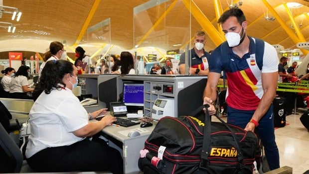 El vuelo a Tokio de la expedición olímpica española se retrasa por el sobrepeso del avión