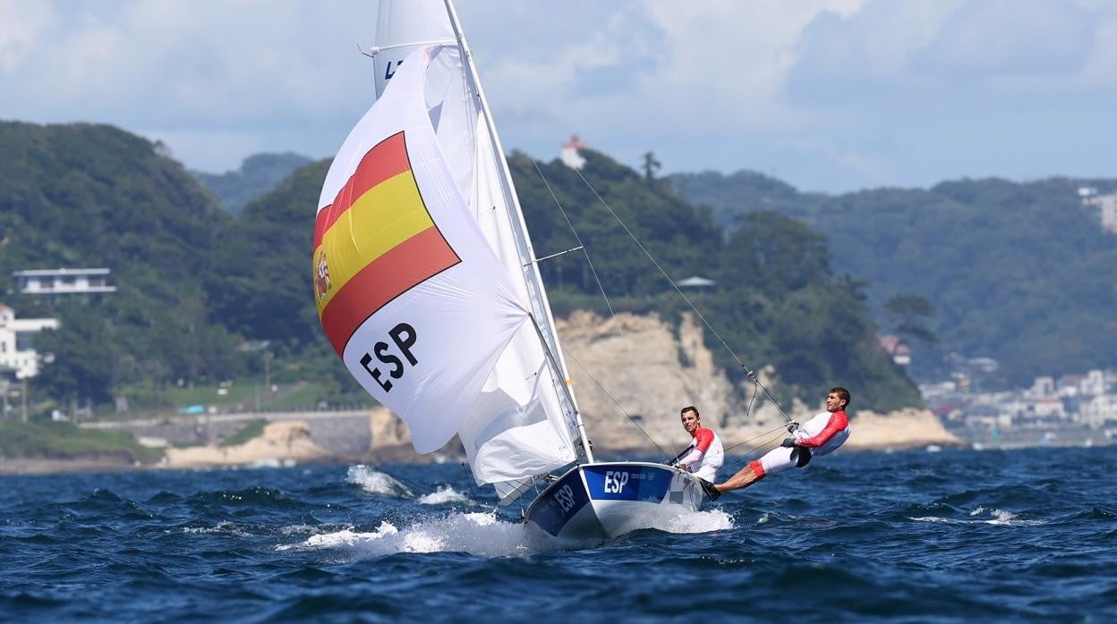 Nicolás Rodríguez y Jordi Xammar, de 470, en Enoshima