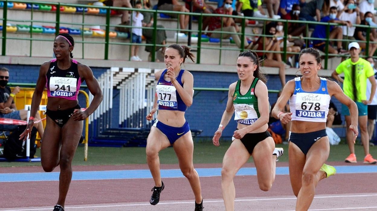 Maribel Pérez, a la derecha, en el reciente Campeonato de España de Getafe