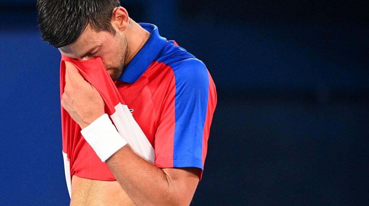 Novak Djokovic se lamenta tras caer ante Zverev