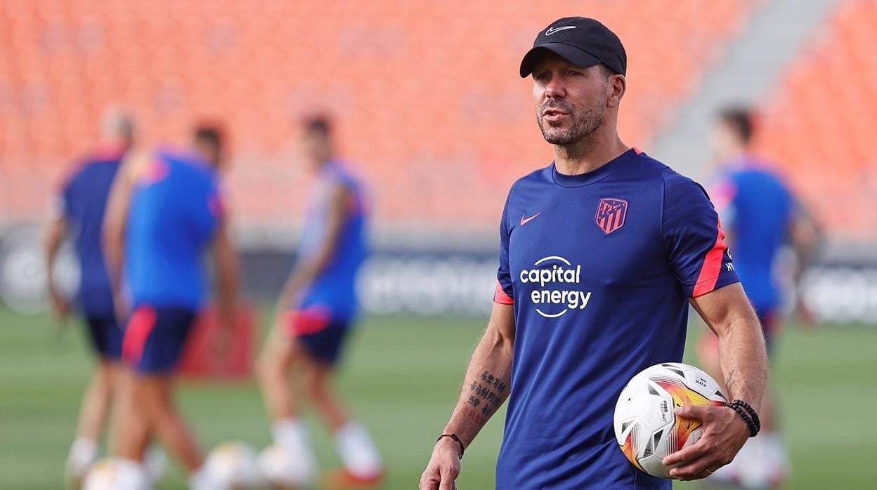 Simeone, durante el último entrenamiento del Atlético antes de su debut en Liga